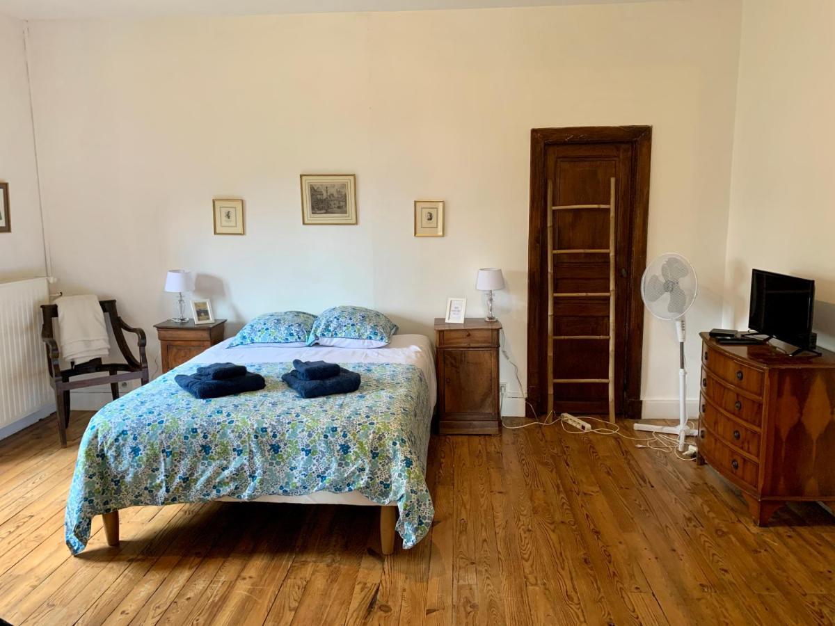 Le Bearn Sous Les Toits Bed & Breakfast Nay  Екстериор снимка