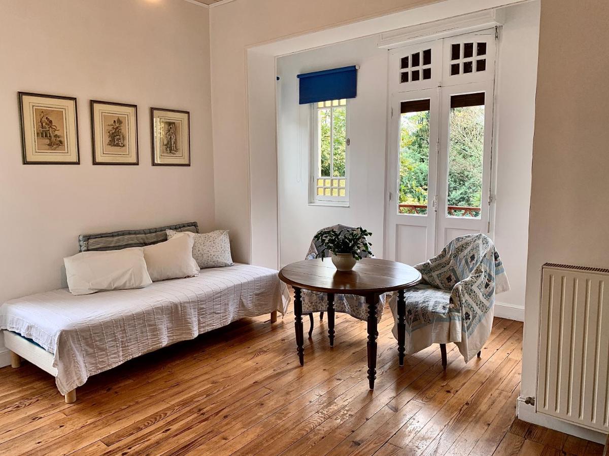 Le Bearn Sous Les Toits Bed & Breakfast Nay  Екстериор снимка